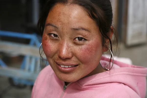 Jeune femme nepali — Photo