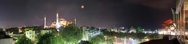 Aya sofia basilica panorama di notte, sultanhamet, istascar, tacchino — Foto Stock