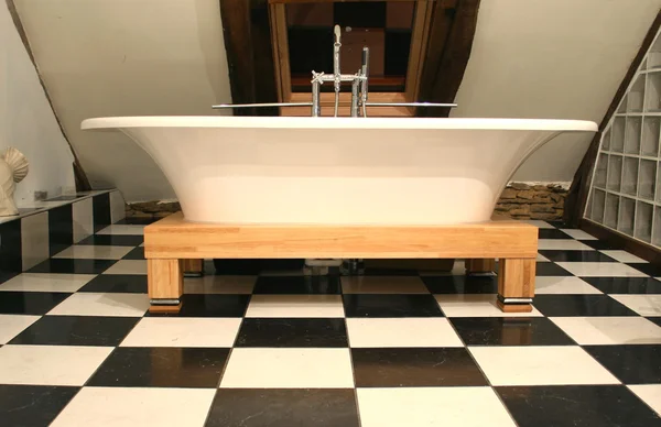 Vecchio stile vasca da bagno — Foto Stock