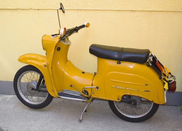 Orange scooter — Stock Photo, Image