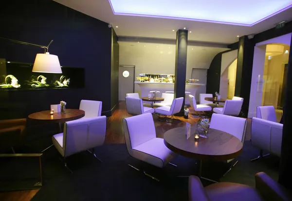 Stilvolle Lounge-Bar Stockbild