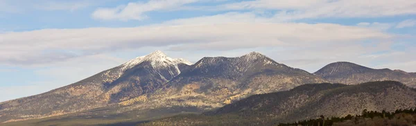A View of the San Francisco Peaks in Early Winter — Stock Photo, Image