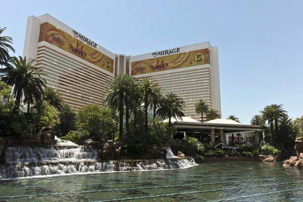 Вид на отель и казино "Мираж" — стоковое фото