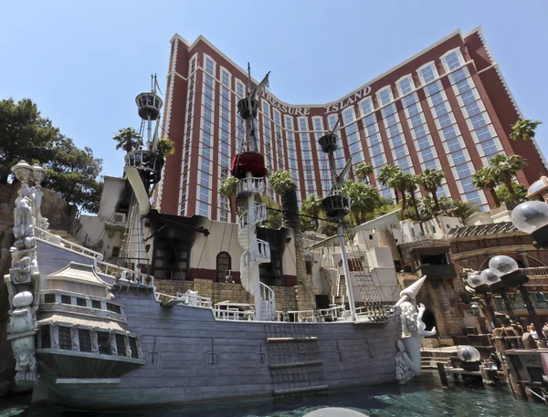 Een weergave van het treasure island hotel and casino — Stockfoto