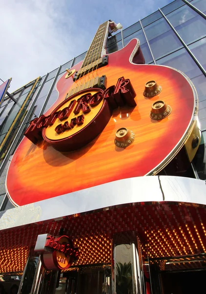Uma vista de uma guitarra Hard Rock Cafe de baixo — Fotografia de Stock
