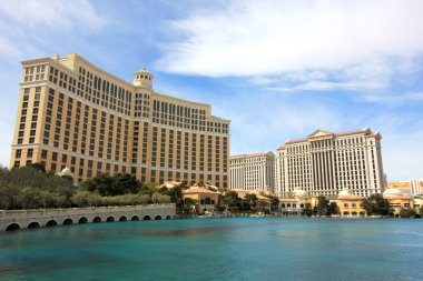 bellagio ve caesars palace otel güneşli bir kadeh