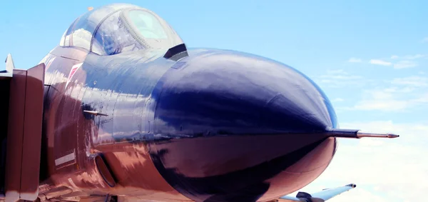 Um close up de um avião de caça a jato — Fotografia de Stock