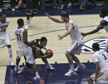 A Battle in the Paint, Arizona vs. Bryant clipart