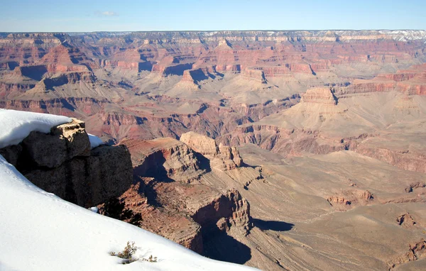 Een besneeuwde grand canyon Zuid-rand weergave — Stockfoto