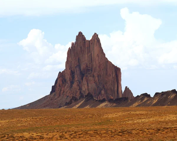 A Volcanic Dike and Shiprock, New Mexico — Stok fotoğraf