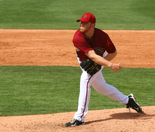 Pitcher Blaine Boyer in einem arizona Diamanten Spiel — Stockfoto