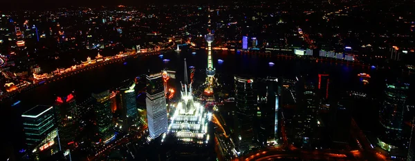 Шанхай, Китай, Воздушная ночная сцена — стоковое фото