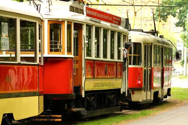 Trams rouges vintage à Prague — Photo