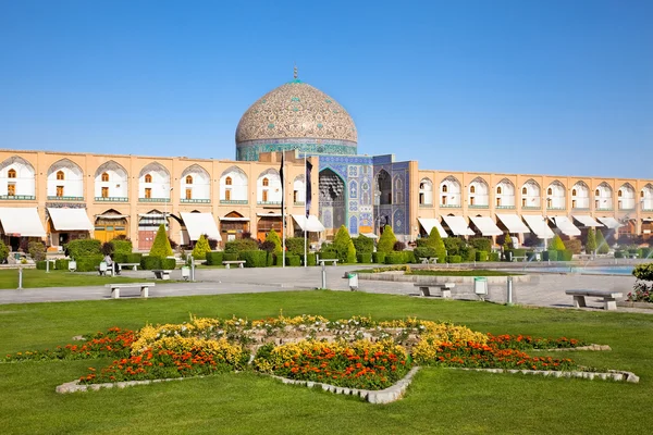 Sjeik lotfollah moskee op naqsh-i jahan plein, esfahan, iran — Stockfoto
