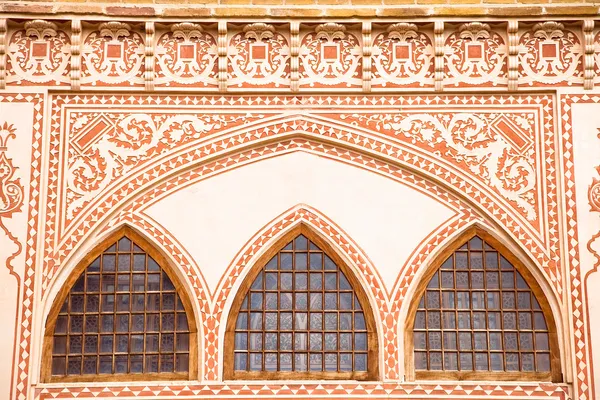 Windows da casa histórica de Khan-e Ameriha, Kashan, Irã — Fotografia de Stock