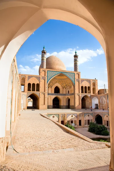 Agha bozorg school en de moskee in kashan — Stockfoto