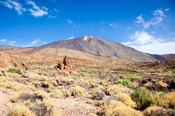 Kilátás nyílik a Mount Teide, a Teide Nemzeti Park, Tenerife vulkán — Stock Fotó
