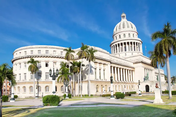 El edificio del Capitolio en La Habana, Cuba — Foto de Stock