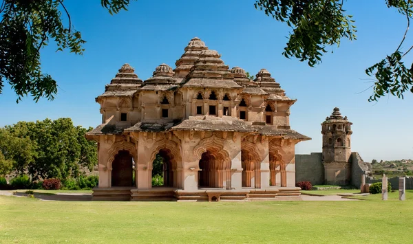 Lotus Mahal des Zanana-Geheges in der antiken Stadt Hampi, Indien — Stockfoto