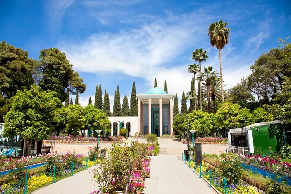 Spisák mauzóleum Shiraz — Stock Fotó