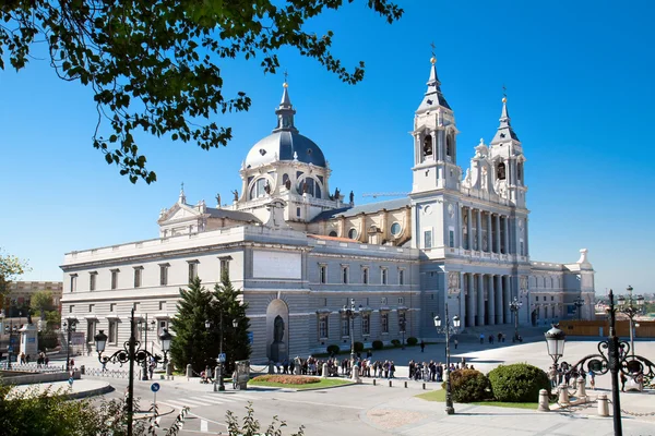 Schöne architektur- kathedrale almudena, spanien — Stockfoto