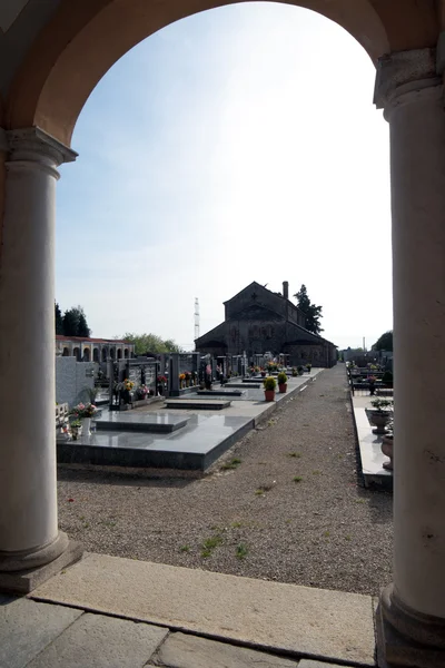 Friedhofsbogen — Stockfoto