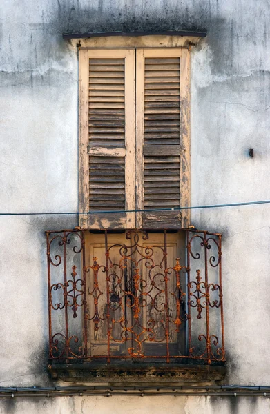 Alte Fenstertür — Stockfoto