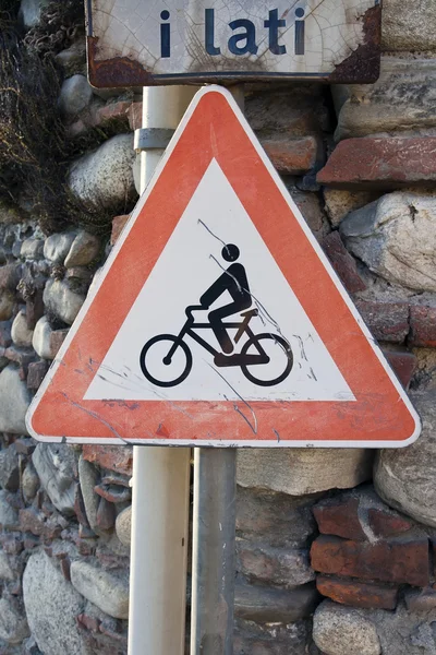 Segnale di avvertimento biciclette — Foto Stock