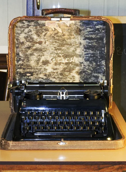 Bärbar skrivmaskin — Stockfoto