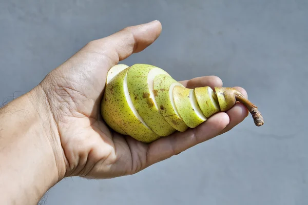 新鲜切片的梨 — 图库照片