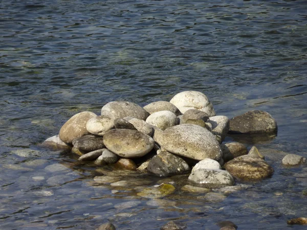 川の岩 — ストック写真