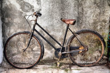 Old bicycle clipart