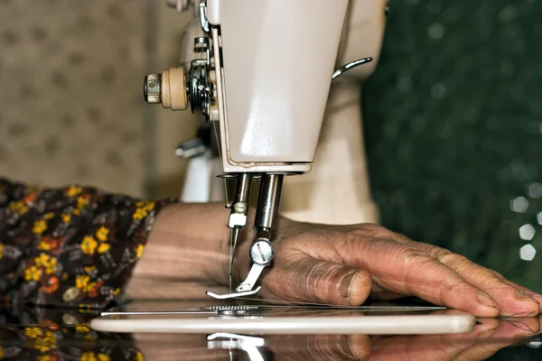 Máquina de costura close up — Fotografia de Stock