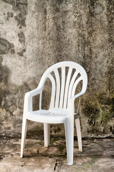 Beyaz plastik sandalye — Stok fotoğraf