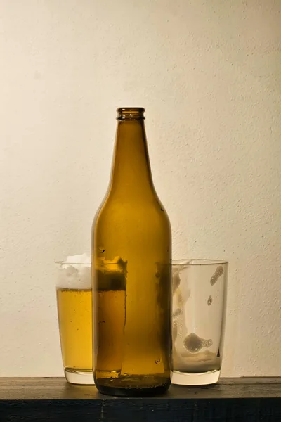 Brýle a pivo — Stock fotografie