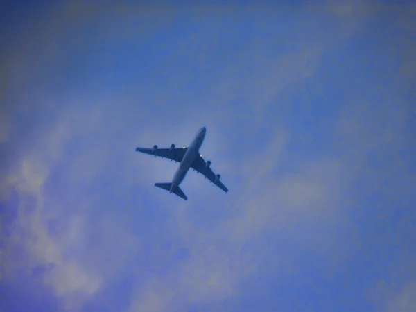 Jet in the sky — Stock Photo, Image