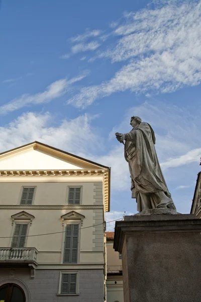 Novara largo Puccini — Stockfoto