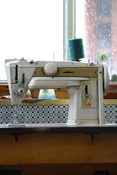 Old sewing machine — Stock Photo, Image