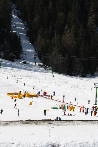 Zimní sporty na Alpy — Stock fotografie