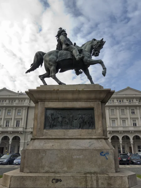 Equestrian statue of Victor Emmanuel II — Stock Photo, Image