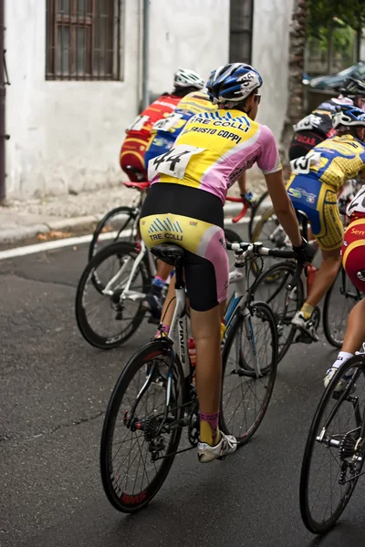 Unga cykling konkurrenter — Stockfoto