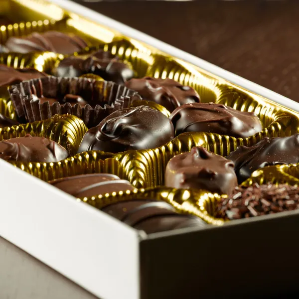 Scatola assortita di cioccolatini . — Foto Stock