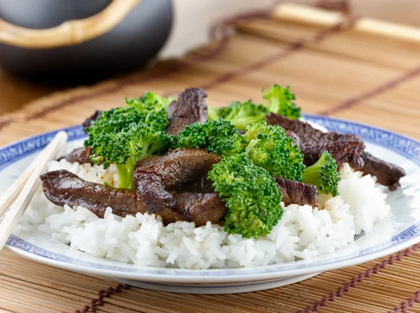 Kínai szarvasmarha és brokkoli, rizs — Stock Fotó
