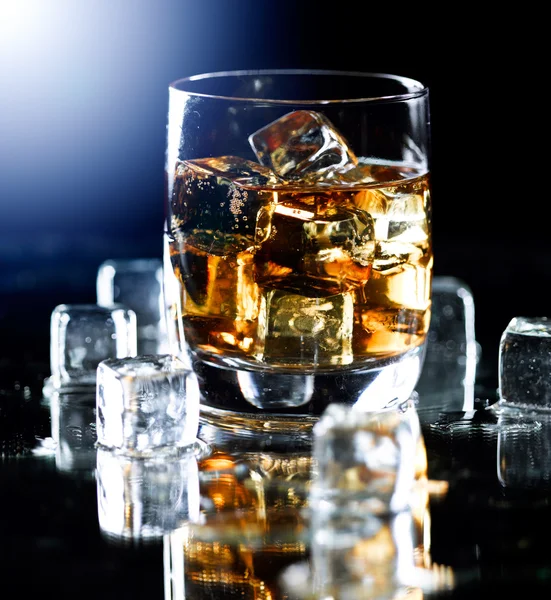 Viski soda viski cam — Stok fotoğraf
