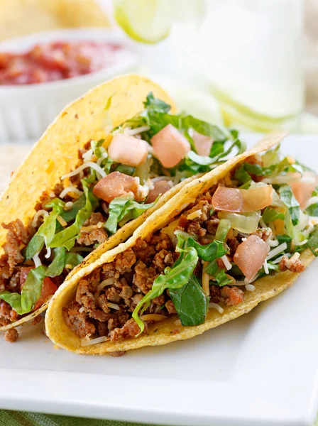 Marha taco saláta sajttal, paradicsommal — Stock Fotó