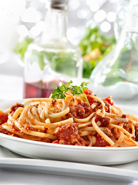 Spaghettipasta med tomatsås — Stockfoto
