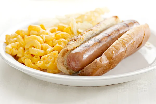 Hotdog with mac and cheese — Stock Photo, Image