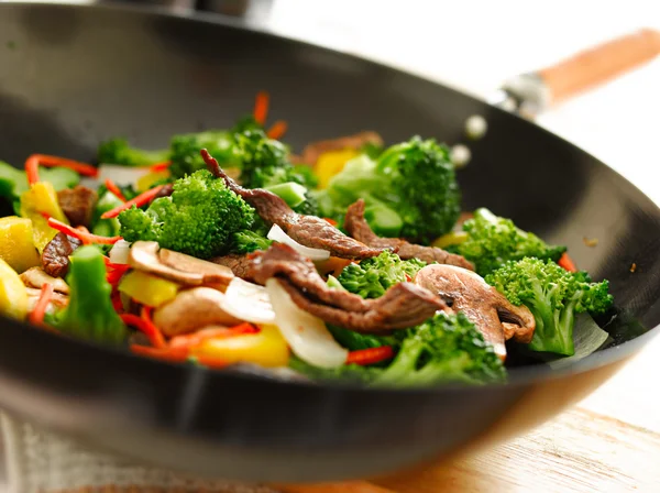Fritar wok — Fotografia de Stock