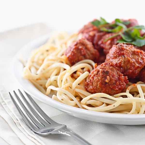 Spaghetti und Frikadellen — Stockfoto
