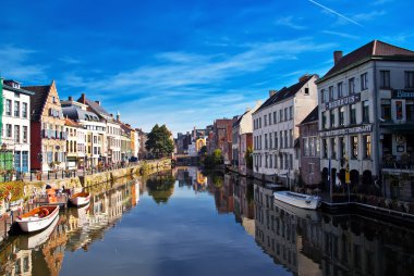 Каналы Брюгге. Бельгия. / Channels of Brugge. Belgium.